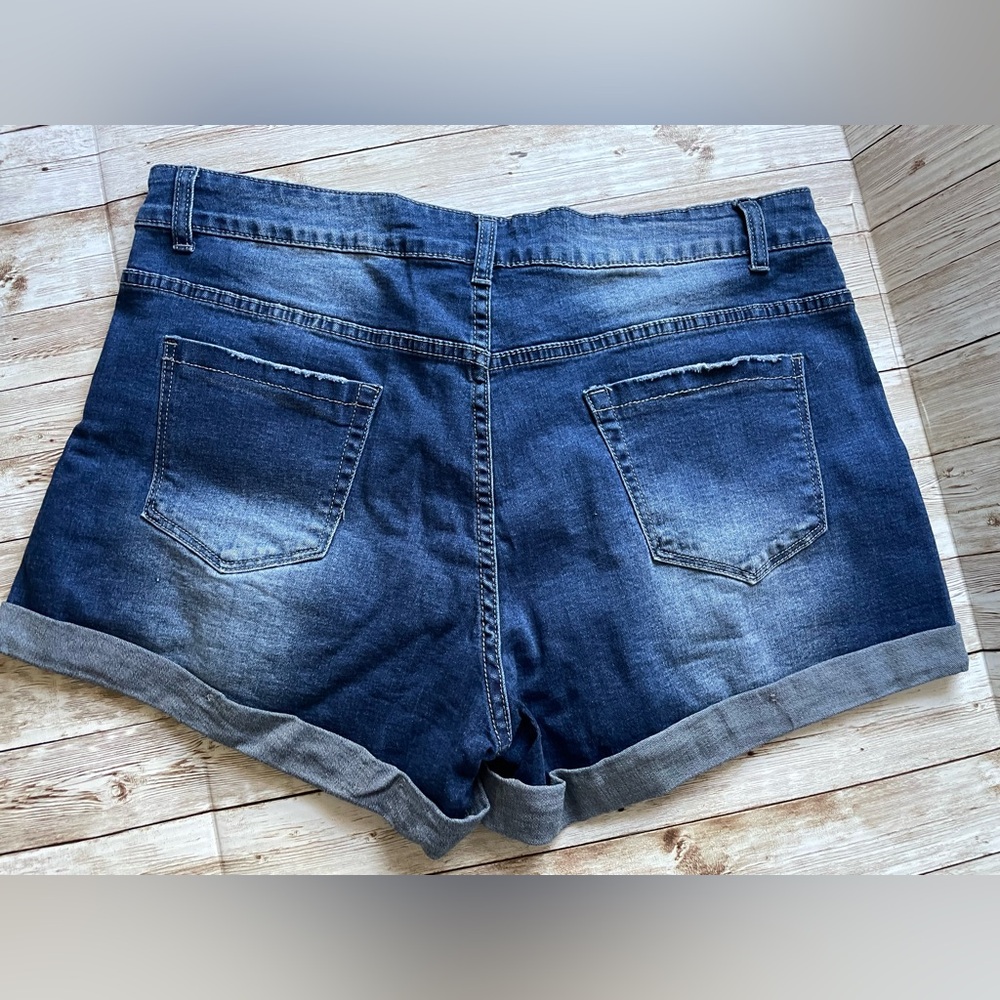 RESERVED REG NWOT Angerella Women’s Mid Rise Ripped Jean Denim Shorts X-Large XL - Picture 8 of 16